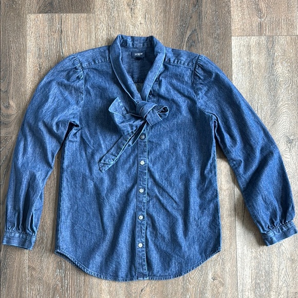 J. Crew button down shirt.  Women’s size XXS Petite. Great used condition! - Picture 1 of 5